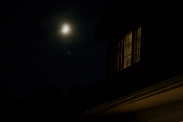 Jupiter Below a Crescent Moon (July 28, 2017) - Benoit Guertin